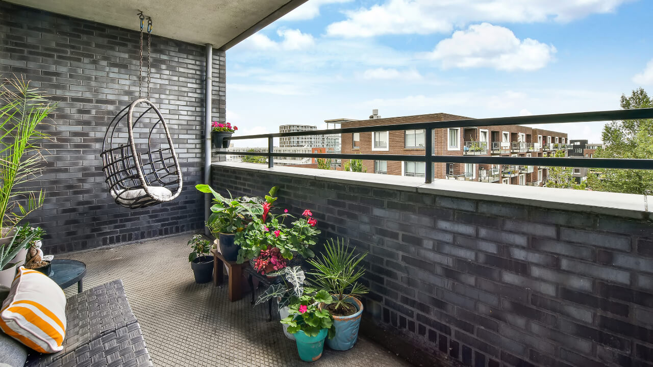 jak-zutulnit-panelakovy-balkon-5